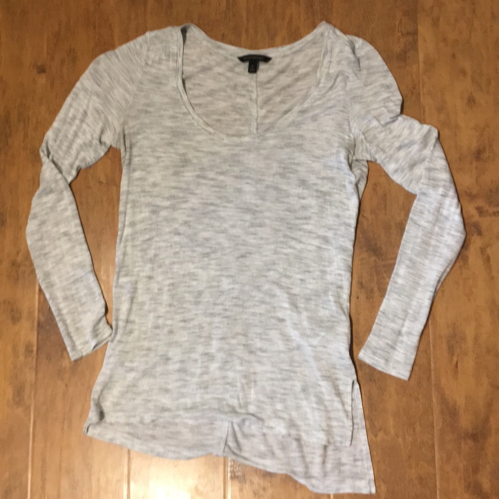 BANANA REPUBLIC SHIRT TAIL TEE